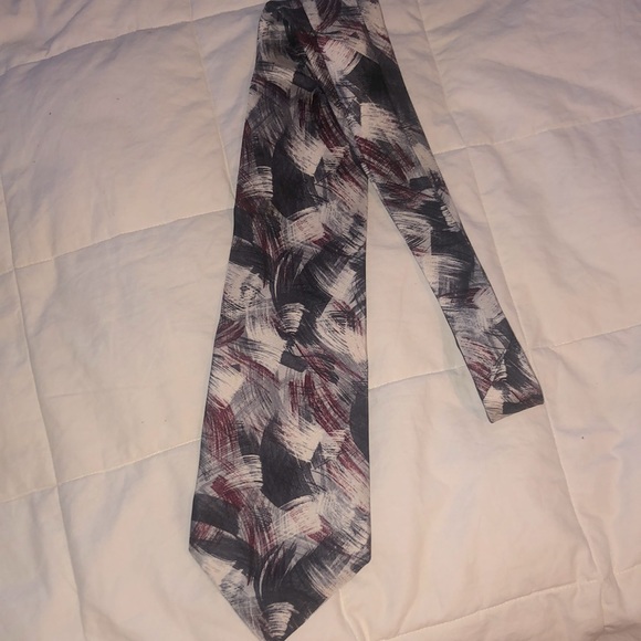 3/$20 or 5 for $25 Bundle Sale❗️Pierre Cardin Silk Tie for Men - Picture 1 of 5